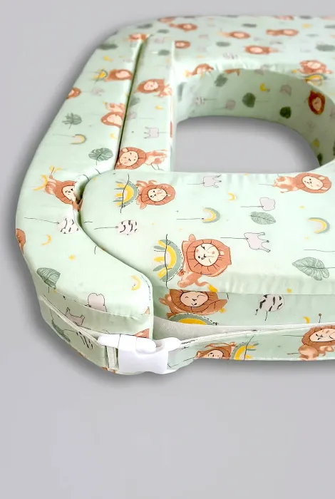 Сменный чехол на ортопедическую подушку для кормления двойни, Львы на мятном фоне Сменный чехол на ортопедическую подушку для кормления двойни, Львы на мятном фоне